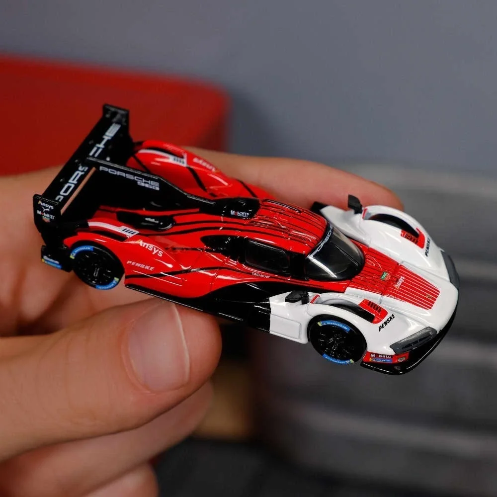 Hot Wheels Elite 64 #17 Porsche 963 Penske Racing JCP46 (NIB)